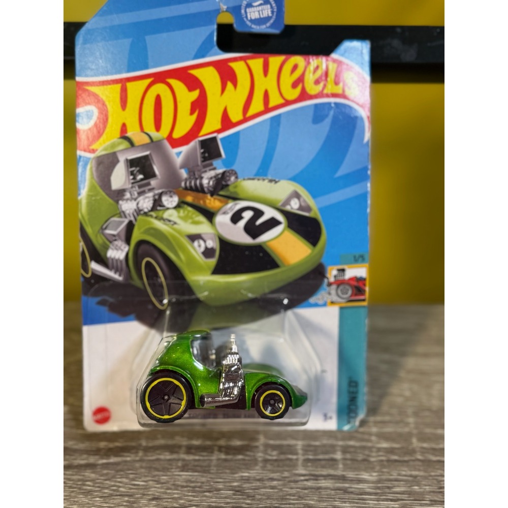 Hot Wheels Tooned Twin Mill Green 1/5 Die-Cast Car HKH14-N9C0K 2021